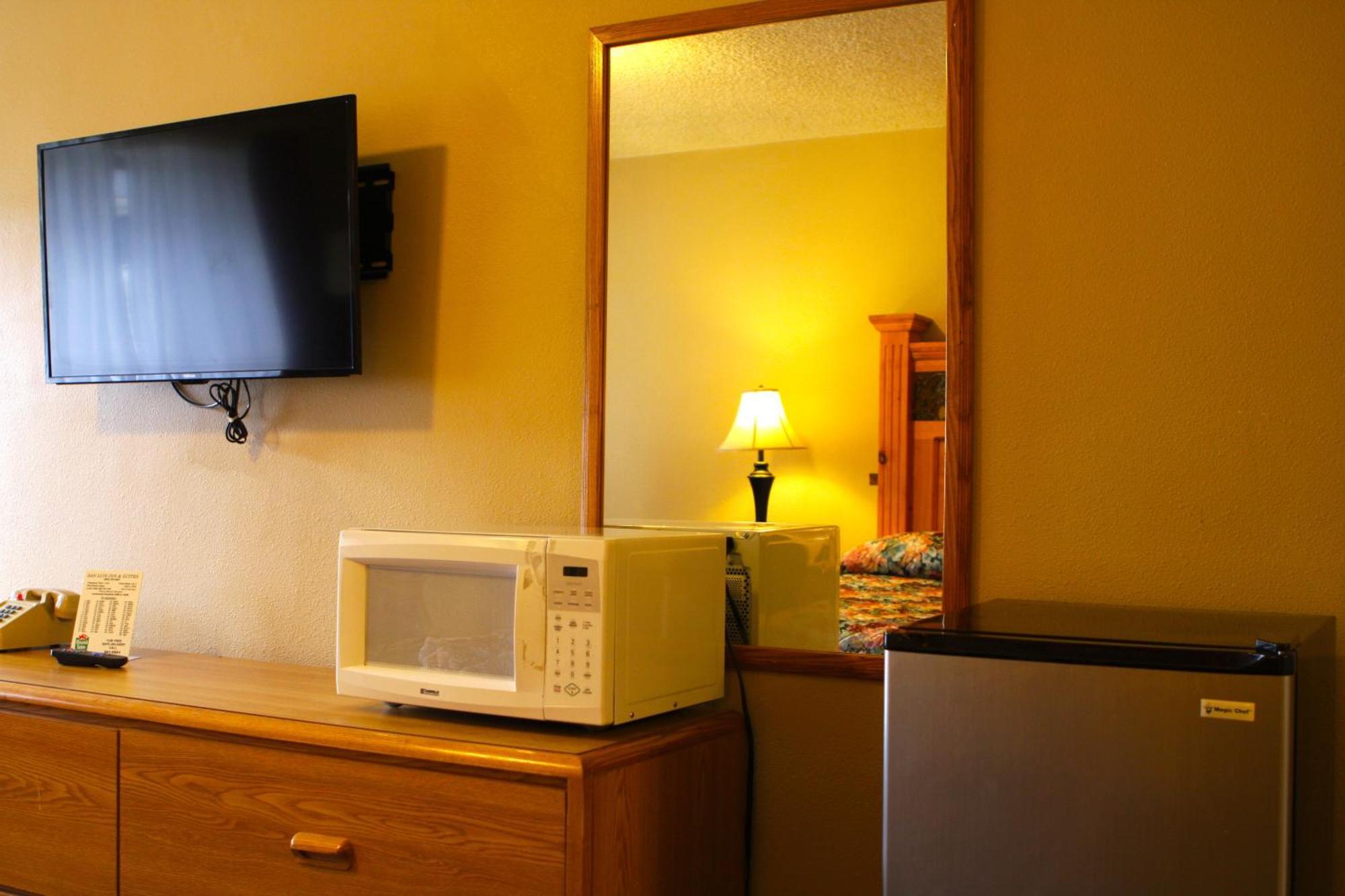 San Luis Inn And Suites Сан Луис Оубиспоу Екстериор снимка